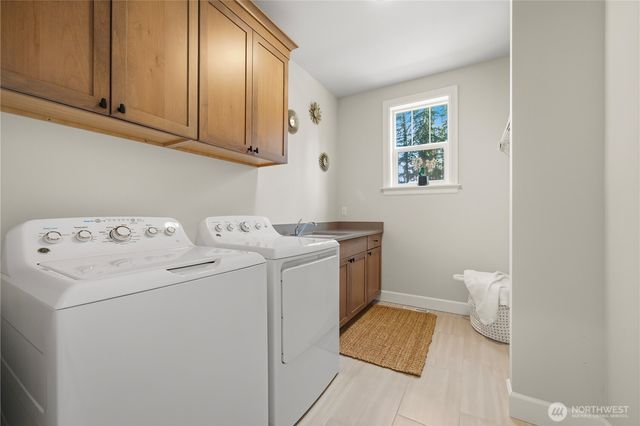 1291 247th Place NE, Sammamish, WA 98074