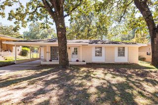 1927 Arrowhead Road, North Little Rock, AR 72118