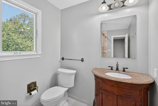 16929 BRIARDALE RD, Rockville, MD 20855