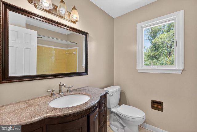 16929 BRIARDALE RD, Rockville, MD 20855