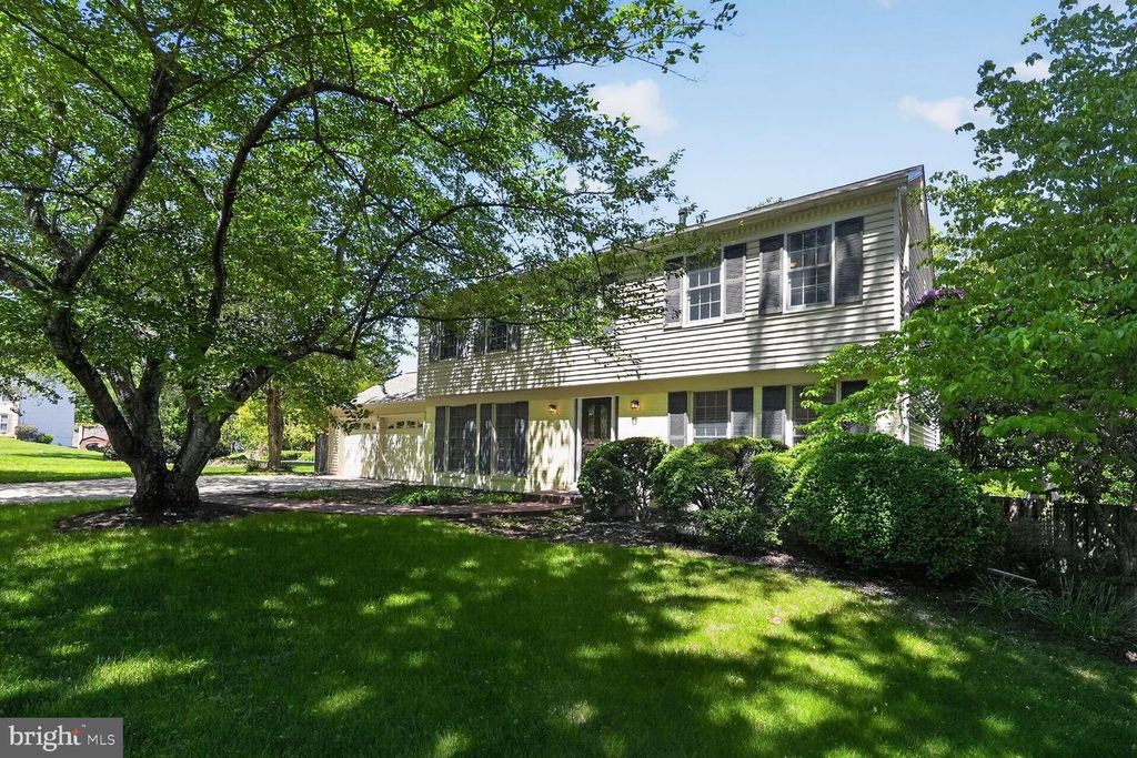 16929 BRIARDALE RD, Rockville, MD 20855
