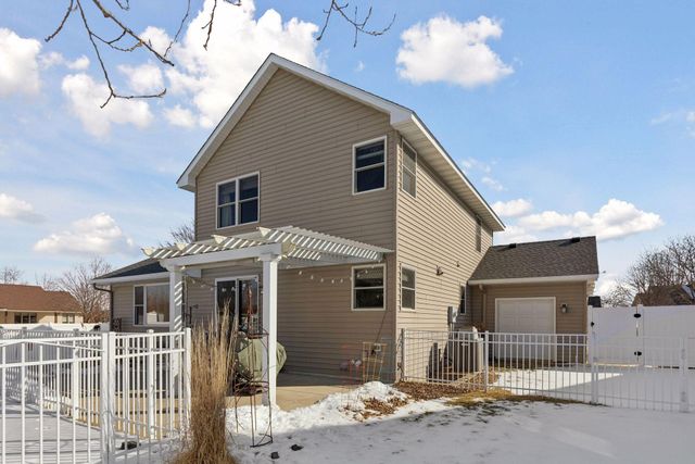 1406 Oconnell Drive, Hastings, MN 55033