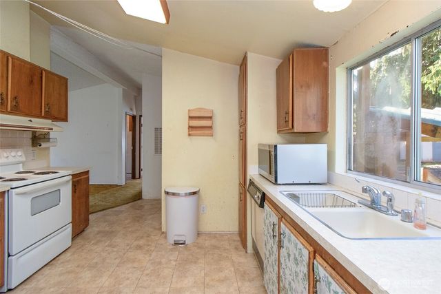 114 S ALDER Lane, Port Angeles, WA 98362