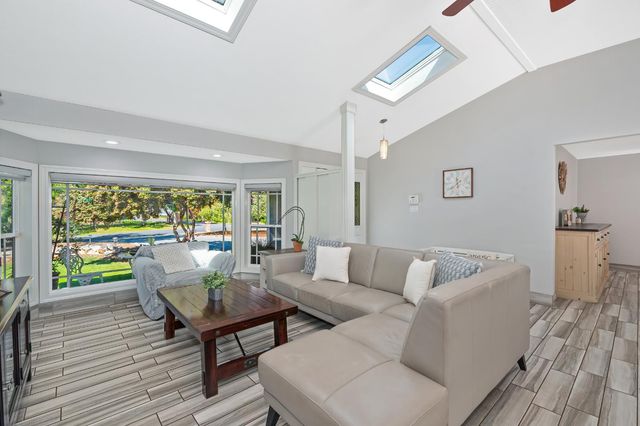 3903 Peach Dr, Loomis, CA 95650