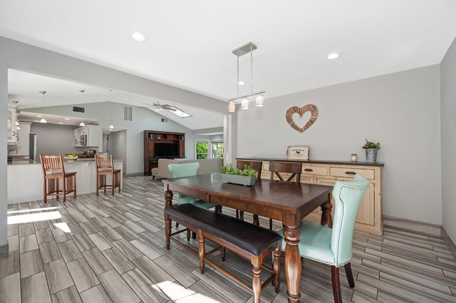 3903 Peach Dr, Loomis, CA 95650