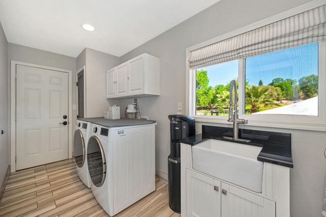 3903 Peach Dr, Loomis, CA 95650