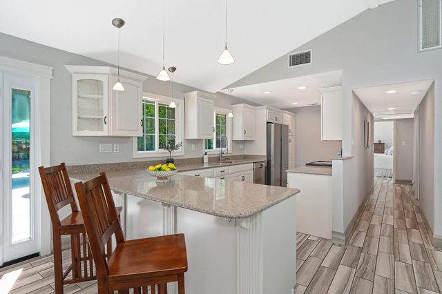 3903 Peach Dr, Loomis, CA 95650