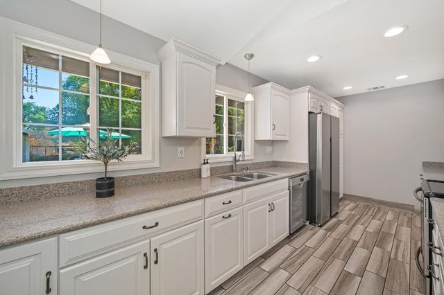 3903 Peach Dr, Loomis, CA 95650