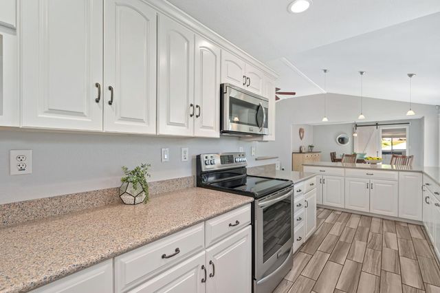 3903 Peach Dr, Loomis, CA 95650