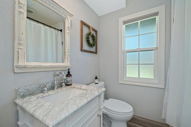 3903 Peach Dr, Loomis, CA 95650