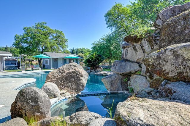 3903 Peach Dr, Loomis, CA 95650