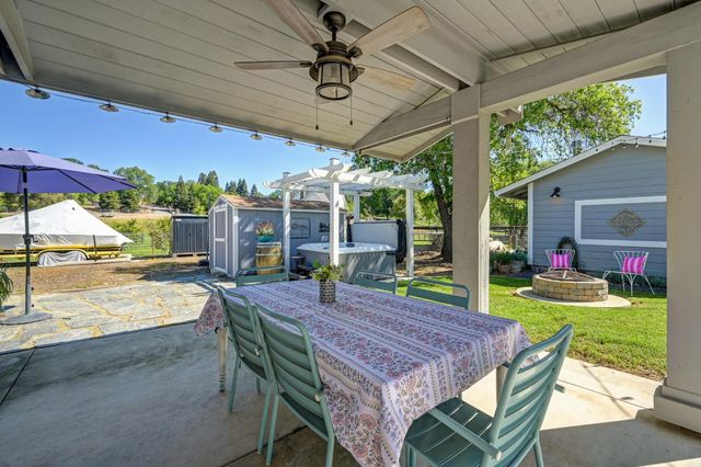 3903 Peach Dr, Loomis, CA 95650