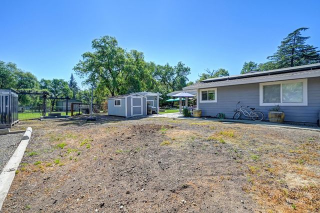 3903 Peach Dr, Loomis, CA 95650