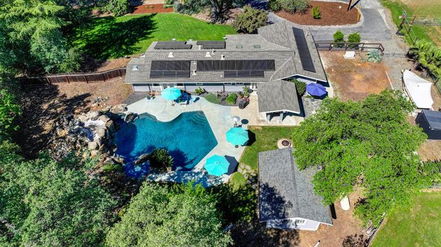 3903 Peach Dr, Loomis, CA 95650