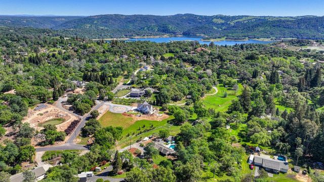 3903 Peach Dr, Loomis, CA 95650