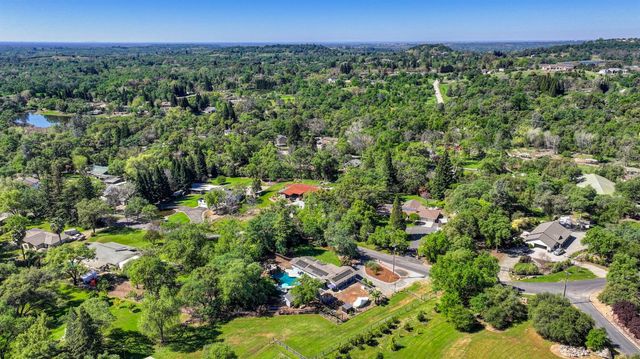 3903 Peach Dr, Loomis, CA 95650