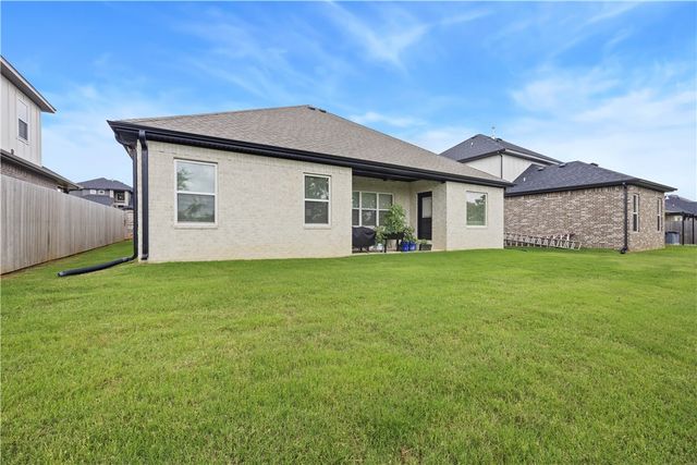 1110 Whistler Street, Bentonville, AR 72713