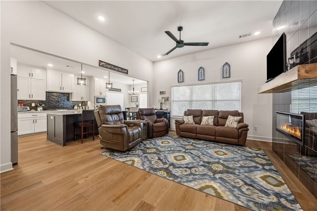 1110 Whistler Street, Bentonville, AR 72713