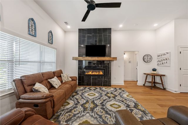 1110 Whistler Street, Bentonville, AR 72713