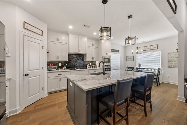 1110 Whistler Street, Bentonville, AR 72713