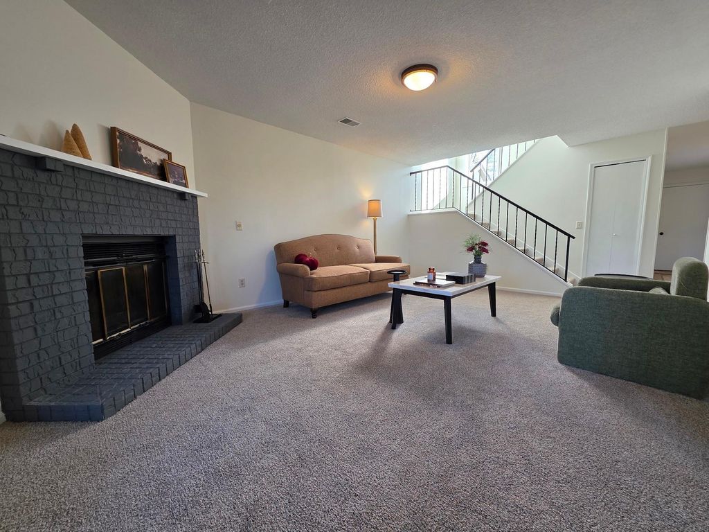 8864 Cottonwood Lane N, Maple Grove, MN 55369