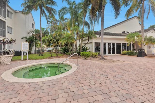5760 Rock Island Road 339, Tamarac, FL 33319