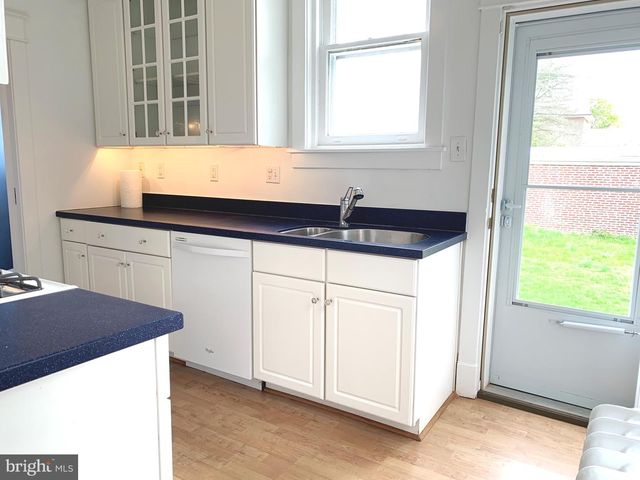 2413 W 16TH ST, Wilmington, DE 19806