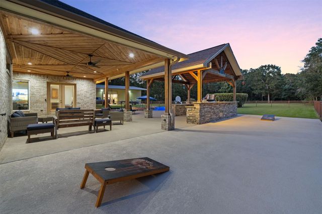 17397 Northcrest Circle, New Caney, TX 77357