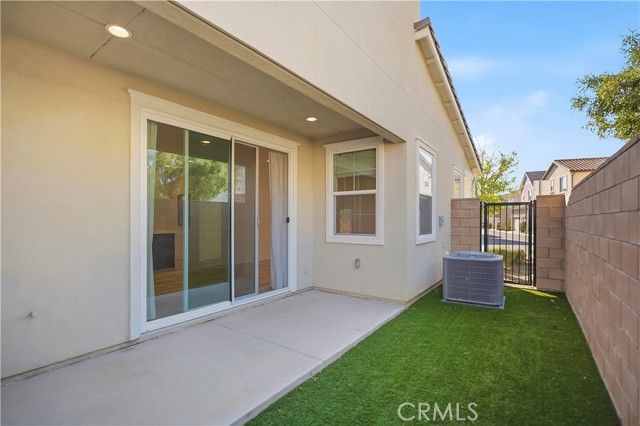 6910 Stonecrop, Fontana, CA 92336