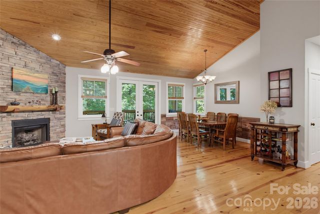 112 Boulder Creek Lane, Tuckasegee, NC 28783