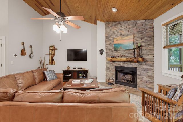 112 Boulder Creek Lane, Tuckasegee, NC 28783