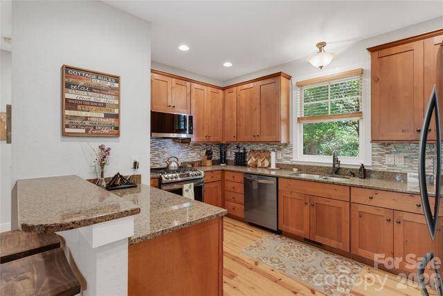 112 Boulder Creek Lane, Tuckasegee, NC 28783