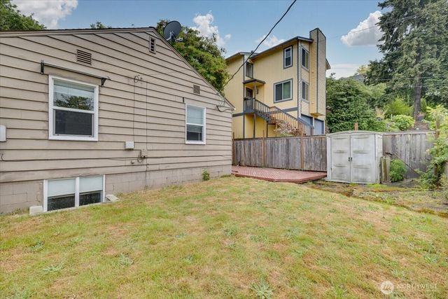 2905 E Olive Street, Seattle, WA 98122