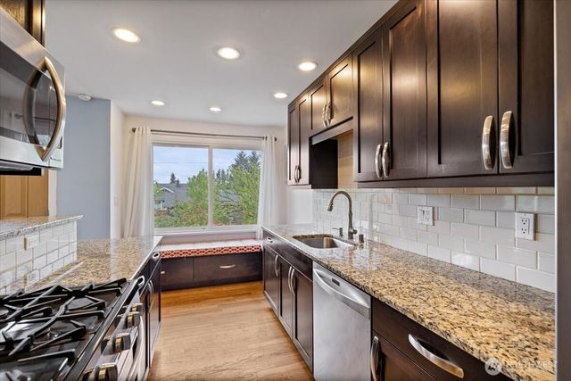 2905 E Olive Street, Seattle, WA 98122