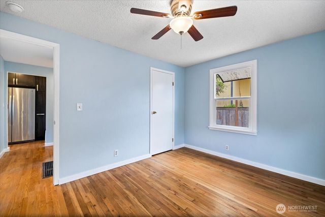 2905 E Olive Street, Seattle, WA 98122