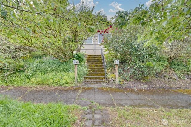2905 E Olive Street, Seattle, WA 98122
