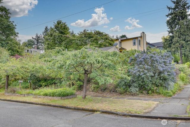 2905 E Olive Street, Seattle, WA 98122