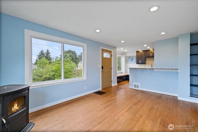 2905 E Olive Street, Seattle, WA 98122