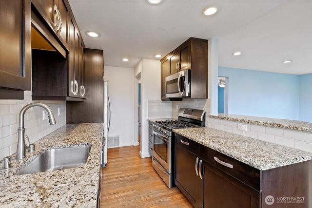 2905 E Olive Street, Seattle, WA 98122