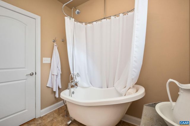 612 LONDON CT, Ruckersville, VA 22968