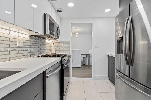 3140 S Ocean Dr 511, Hallandale Beach, FL 33009