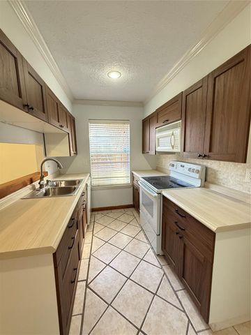 8507 Clover Land Court, Humble, TX 77338