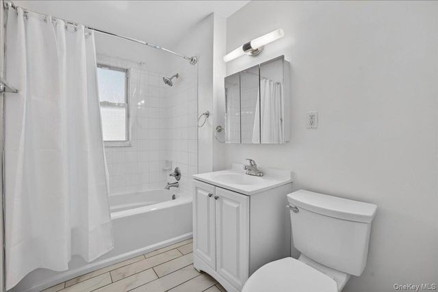 1 Fieldstone Drive 77, Hartsdale, NY 10530