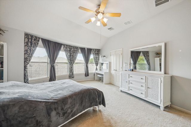 2403 Clippers Square, Nassau Bay, TX 77058