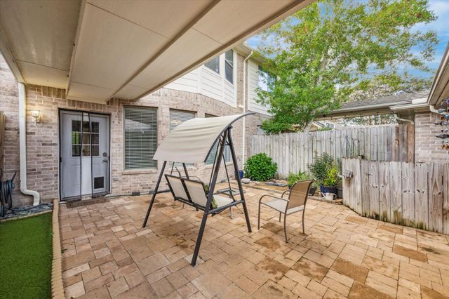 2403 Clippers Square, Nassau Bay, TX 77058