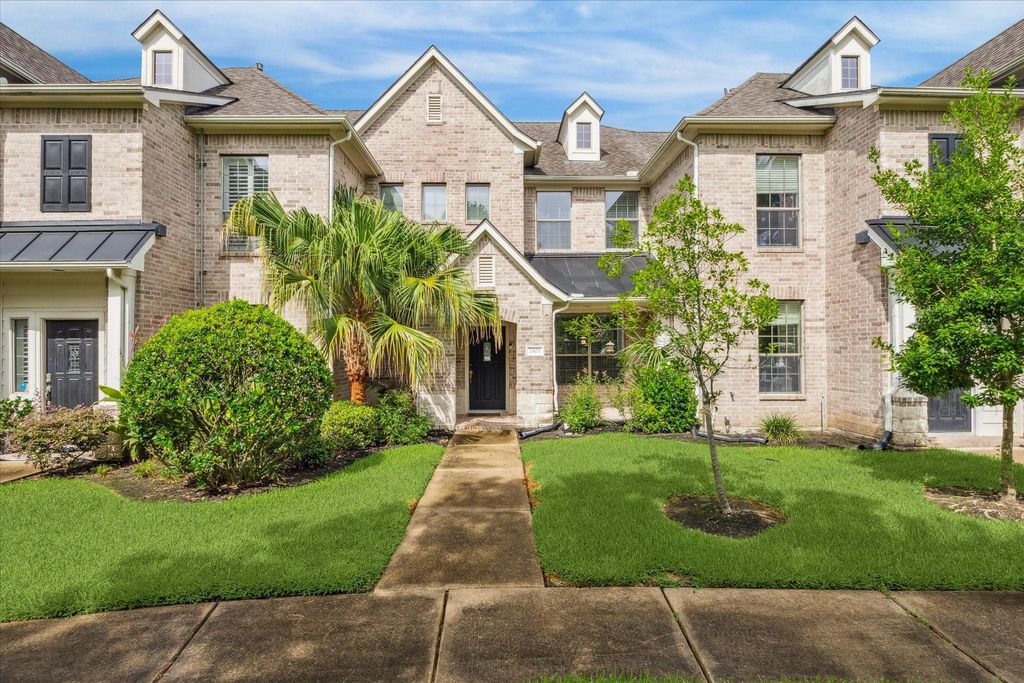 2403 Clippers Square, Nassau Bay, TX 77058