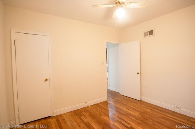 6838 Braun, Center Line, MI 48015