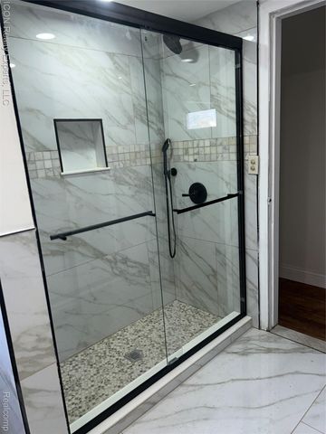 6838 Braun, Center Line, MI 48015