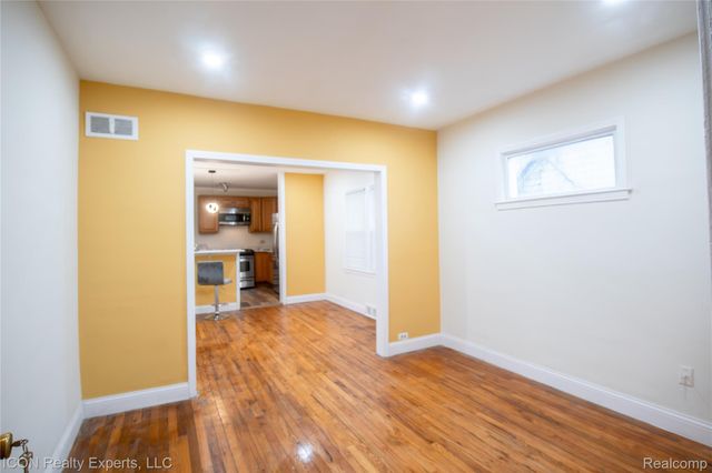 6838 Braun, Center Line, MI 48015