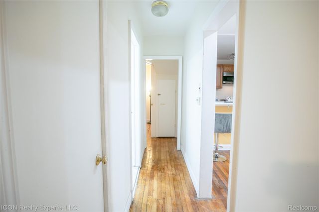 6838 Braun, Center Line, MI 48015